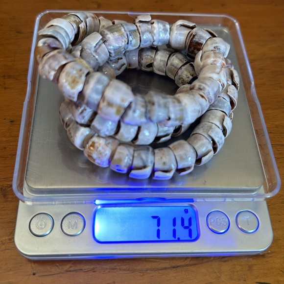 Chunky Masculine Puka - Picture 9 of 11